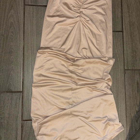 Elegant Cream Ruched Women's Skirt - Picture 2 of 4